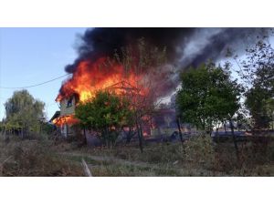 Kocaeli'de bir evde çıkan yangın söndürüldü