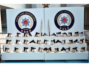 Adana'da çeşitli suçlardan aranan 208 şüpheli yakalandı