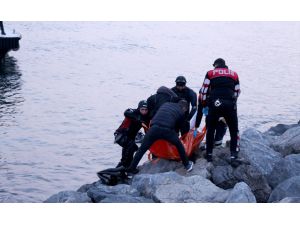 Denize düşen Afgan genç boğuldu