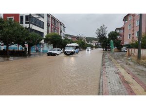 Bursa'da sağanak ve dolu yağışı etkili oldu