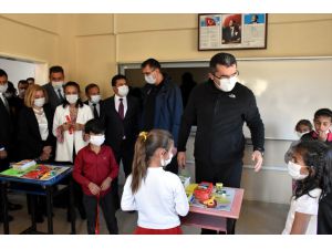 Erzurum'da hayırseverler tarafından yaptırılan ortaokul açıldı