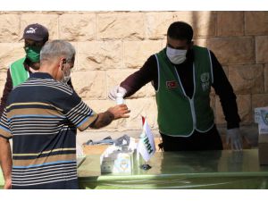 İHH, Afrin'de 10 bin maske ve el dezenfektanı dağıttı