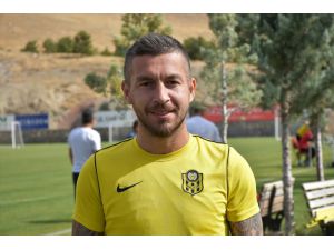 Yeni Malatyasporlu futbolcu Adem Büyük: "Rakiplerine korku veren bir takım olacağız"