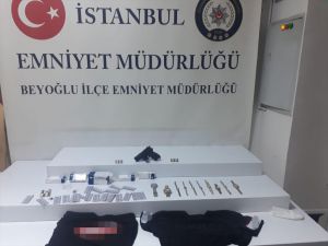 İstanbul'da yankesicilik zanlısı 4 kişi tutuklandı