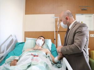 Ağrı Valisi Varol, Yıldırım-3 Operasyonunda yaralanan askeri hastanede ziyaret etti