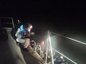 Muğla açıklarında mahsur kalan 14 sığınmacı kurtarıldı