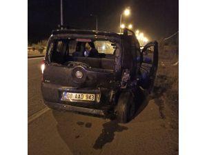 Samsun'da hafif ticari araç ile otomobil çarpıştı: 3 yaralı