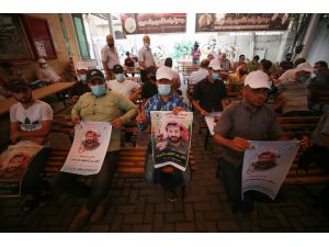 Gazzeliler, açlık grevindeki Filistinli tutuklu Ahres için Kızılhaç binasında süresiz eylem başlattı