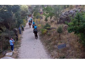 "Kapadokya'nın İncisi" Ihlara Vadisi'nde atlı birlikler turistlerden yoğun ilgi görüyor
