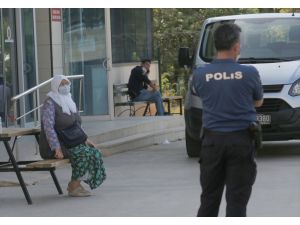 Antalya'da trafik kazası sonrası çıkan bıçaklı kavgada bir kişi öldü, 5 kişi yaralandı