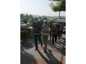 Adana'da suç örgütü operasyonunda gözaltına alınan 10 zanlıdan 3'ü tutuklandı