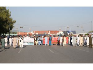 Pakistan'da kamu çalışanlarından "hayat pahalılığı" protestosu