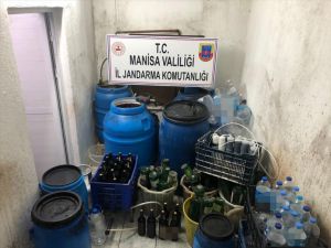 Manisa'da 10 bin 485 litre sahte içki ele geçirildi