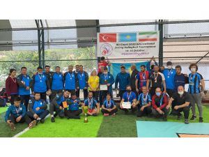 Oturarak voleybolda dostluk maçı