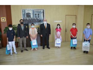 Kahramanmaraş'ta TÜGVA'nın düzenlediği online yaz okulunda başarılı öğrenciler ödüllendirildi