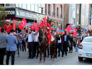 Erzurum'da Azerbaycan'a destek için "atlı ve bayraklı" yürüyüş düzenlendi