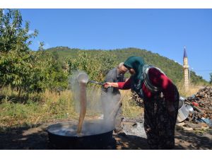 Gaziantep'te bağ bozumunun ardından pekmez üretimi başladı
