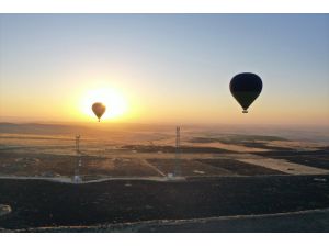 Göbeklitepe'de sıcak hava balonuyla resmi uçuşlar başladı