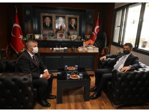 Tarım ve Orman Bakanı Bekir Pakdemirli MHP İzmir İl Başkanlığını ziyaret etti