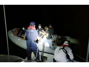 Marmaris'te Türk kara sularına itilen yabancı uyruklu 9 kişi kurtarıldı