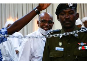 Eski Sudan Cumhurbaşkanı Beşir'in yargılandığı "1989 darbesi" davası 3 Kasım'a ertelendi