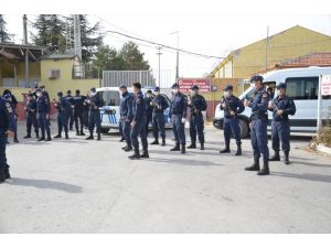 Karaman'da kavgayı ayırmaya çalışan gardiyan silahla yaralandı