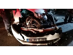 Kocaeli'de kamyonla çarpışan otomobilin sürücüsü yaralandı