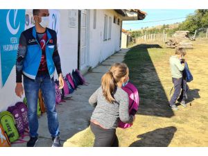 Çorum'dan Kuzey Makedonya'daki Türk öğrencilere kırtasiye yardımı