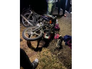 Şanlıurfa'da motosiklet park halindeki traktöre çarptı: 2 yaralı