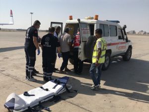 Yemen'de silahlı saldırıya uğrayan Türk Kızılay yetkilisi ambulans uçakla Türkiye'ye getirildi