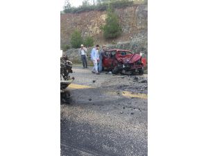 Bursa'da otomobil ile hafif ticari araç çarpıştı: 1 ölü, 3 yaralı