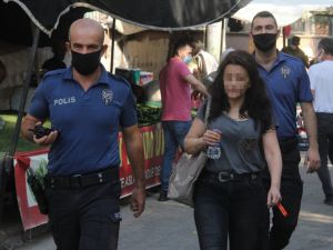 Adana'da kocasının kıskançlık nedeniyle eve kilitlediği kadın koruma altına alındı
