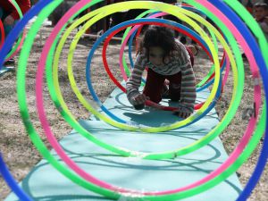 Kahramanmaraş'ta çadır kentte düzenlenen etkinliklerde çocuklar eğlenceli anlar yaşıyor