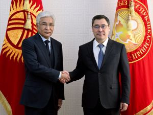 Kırgızistan Cumhurbaşkanı Caparov, KGAÖ Genel Sekreteri Tasmagambetov'u kabul etti