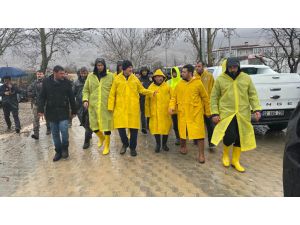 İçişleri Bakanı Soylu, sel yaşanan Adıyaman'ın Tut ilçesinde incelemelerde bulundu: