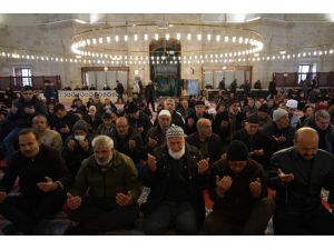 Trakya'daki camilerde depremde hayatını kaybedenler için mevlit okutuldu