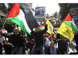 Batı Şeria’da Abbas'a destek gösterileri düzenlendi