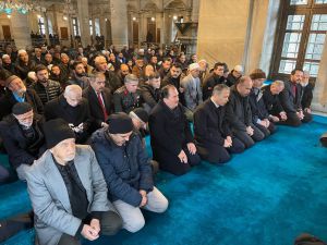 Çanakkale şehitleri için Eyüp Sultan Camisi'nde mevlit okutuldu
