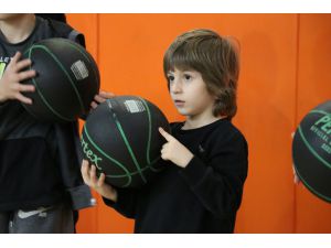 Tekirdağ'da depremzede çocuklar spor kurslarına katılıyor