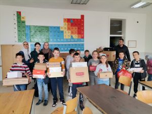 Bosna Hersekli öğrenciler depremzede akranlarına oyuncak gönderdi