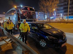 Kocaeli'de trafikte yol verme tartışmasında 2 kişi bıçakla yaralandı