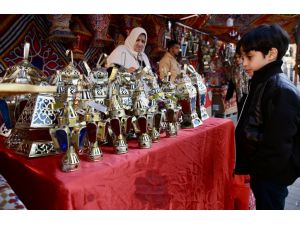 Libyalılar, mübarek ayı "ramazan fenerleriyle" karşılıyor