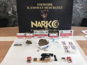 Eskişehir'de uyuşturucu satıcılarına yönelik "Kökünü Kurutma Operasyonu"nda 27 tutuklama