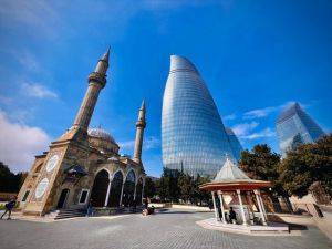 Azerbaycan'da ramazan ayının ilk cuma namazı kılındı
