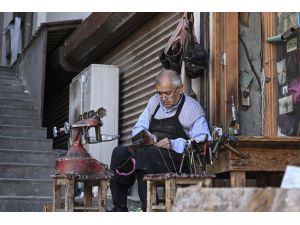 Kahramanmaraş'ta depremden etkilenen tarihi Saraçhane Çarşısı esnafı iş yerlerine dönüyor