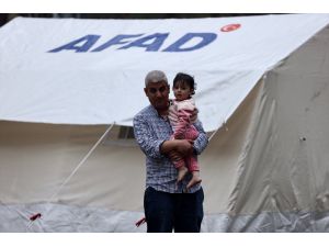 Yayladağı'nda ormanlık alandaki sosyal tesis depremzedelere yuva oldu