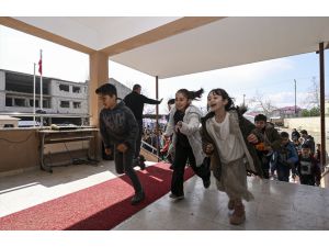 Depremden etkilenen Ekinözü ilçesindeki okullarda ders zili çaldı
