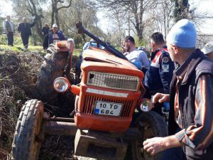 Balıkesir'de traktörün devrilmesi sonucu bir kişi öldü