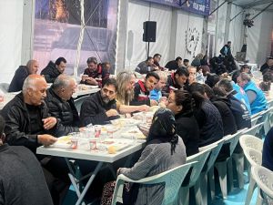 Erzurum'dan depremzedeler için yardım seferberliği sürüyor