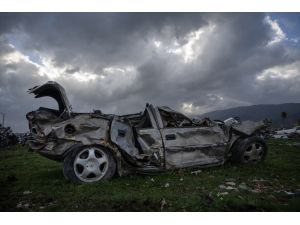 Hatay'daki "araba mezarlığı" felaketin boyutunu gözler önüne seriyor